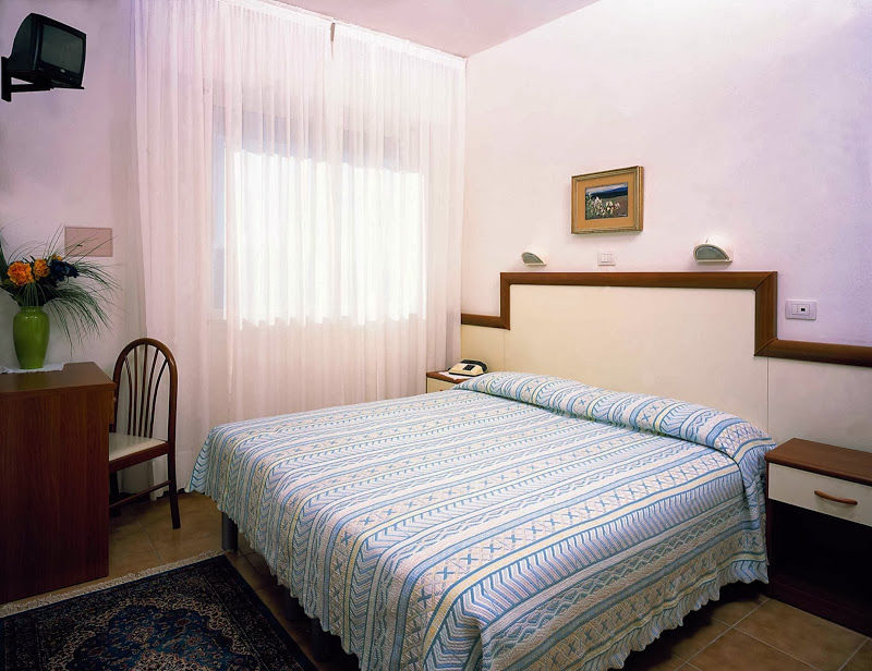 Hotel Bolivar ليدو دي يسولو المظهر الخارجي الصورة